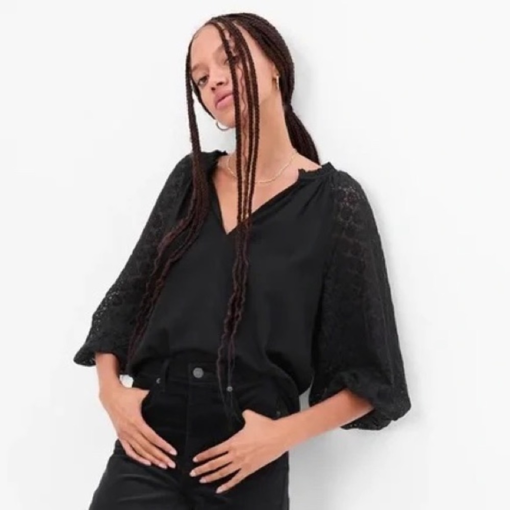 NWT GAP Lace Sleeve Top - Size S